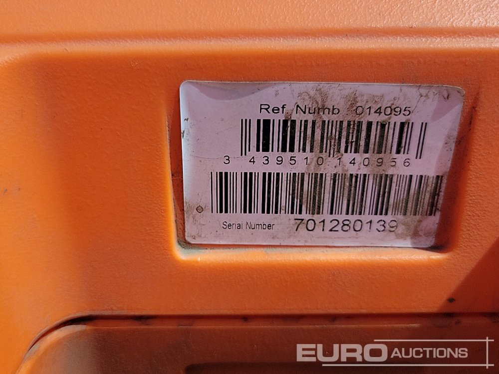 L'équipement de construction Paslode PPM35Ci Battery Nail Gun, Bosch 230Volt Heat Gun, Hilti Battery Drill (3 of), 110Volt Transformer: photos 35