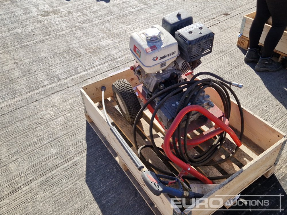 Petrol Pressure Washer - Nettoyeur haute pression: photos 1 Petrol Pressure Washer - Nettoyeur haute pression: photos 1