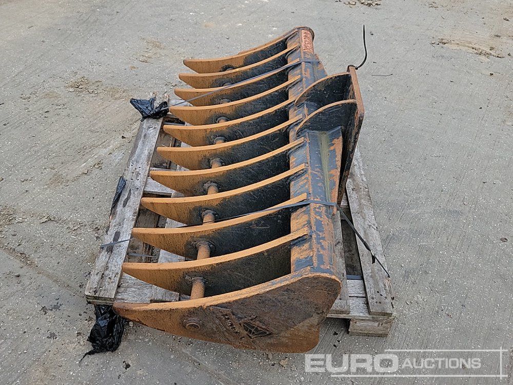 Rhinox 58" Rake - Godet: photos 2 Rhinox 58" Rake - Godet: photos 2