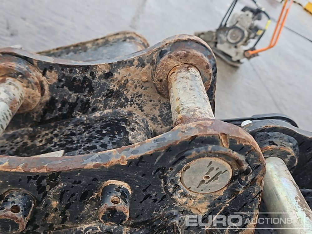 Godet Rhinox 60" Ditching, 36", 24" Digging Bucket 45mm Pin to suit 4-6 Ton Excavator: photos 18 Godet Rhinox 60" Ditching, 36", 24" Digging Bucket 45mm Pin to suit 4-6 Ton Excavator: photos 18