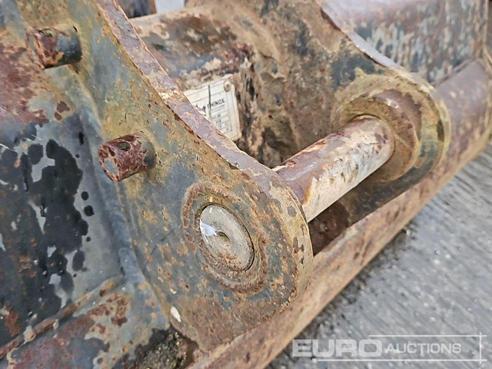 Godet Rhinox 60" Ditching, 36", 24" Digging Bucket 45mm Pin to suit 4-6 Ton Excavator: photos 24 Godet Rhinox 60" Ditching, 36", 24" Digging Bucket 45mm Pin to suit 4-6 Ton Excavator: photos 24