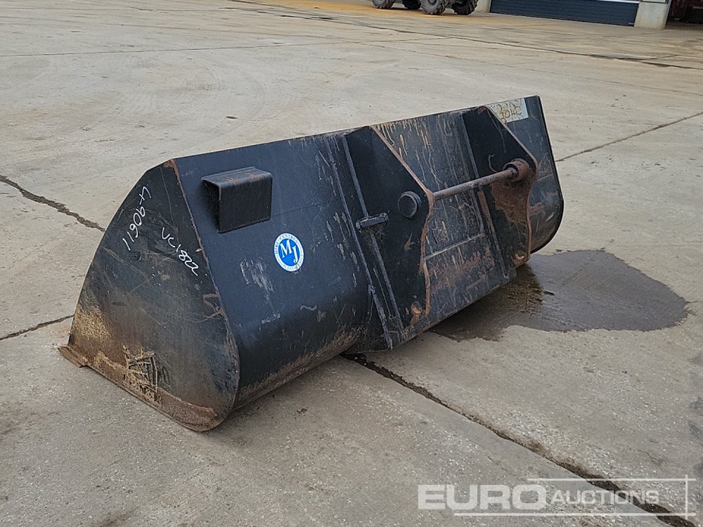 Rhinox 90" Loading Bucket to suit Telehandler - Godet: photos 3 Rhinox 90" Loading Bucket to suit Telehandler - Godet: photos 3