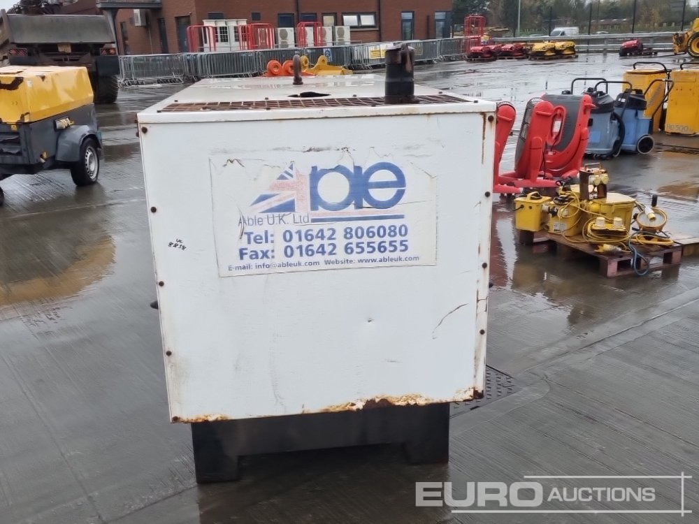 SDMO R22 - Groupe électrogène: photos 2 SDMO R22 - Groupe électrogène: photos 2