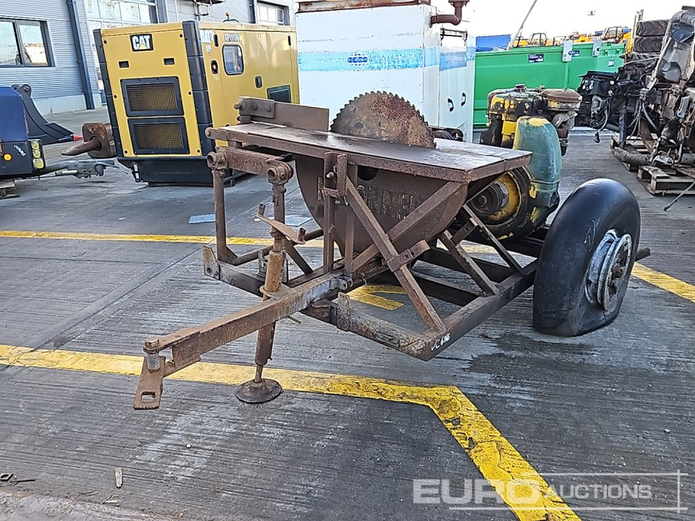 Single Axle Draw Table Saw, Lister Dursley Engine - L'équipement de construction: photos 1 Single Axle Draw Table Saw, Lister Dursley Engine - L'équipement de construction: photos 1