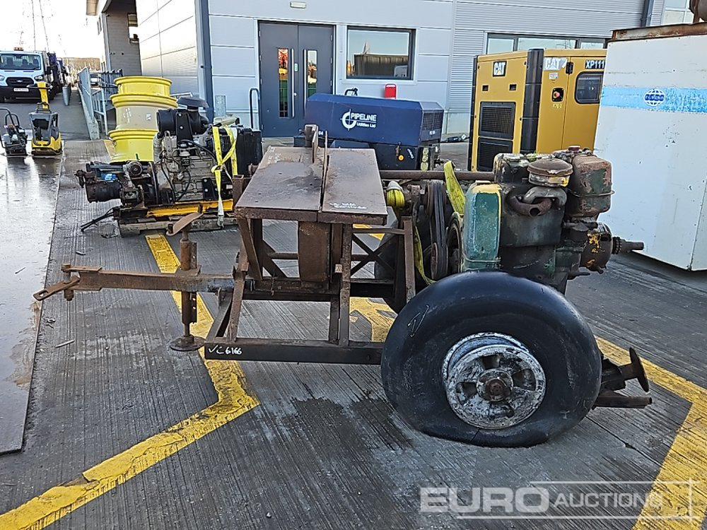 Single Axle Draw Table Saw, Lister Dursley Engine - L'équipement de construction: photos 2 Single Axle Draw Table Saw, Lister Dursley Engine - L'équipement de construction: photos 2