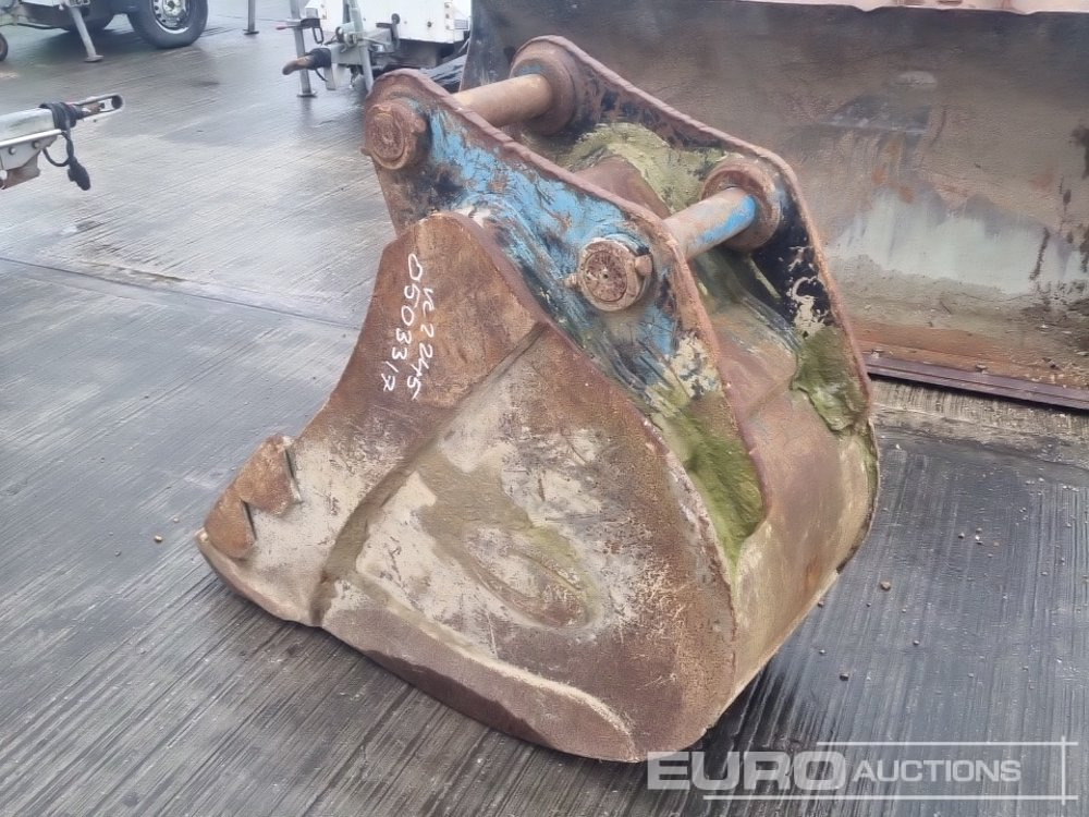 Strickland 24" Digging Bucket 65mm Pin to suit 13 Ton Excavator - Godet: photos 3 Strickland 24" Digging Bucket 65mm Pin to suit 13 Ton Excavator - Godet: photos 3