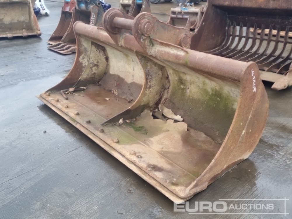 Strickland 84" Ditching Bucket 80mm Pin to suit 20 Ton Excavator - Godet: photos 1 Strickland 84" Ditching Bucket 80mm Pin to suit 20 Ton Excavator - Godet: photos 1