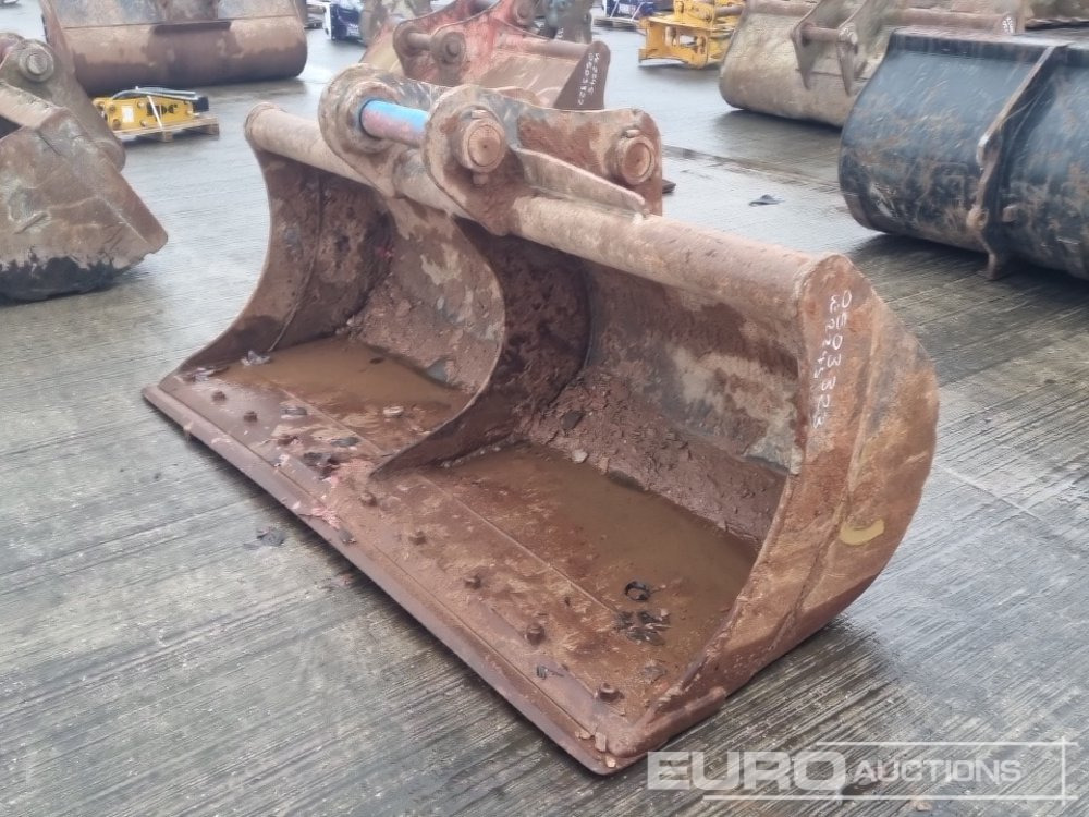 Strickland 84" Ditching Bucket 80mm Pin to suit 20 Ton Excavator - Godet: photos 1 Strickland 84" Ditching Bucket 80mm Pin to suit 20 Ton Excavator - Godet: photos 1