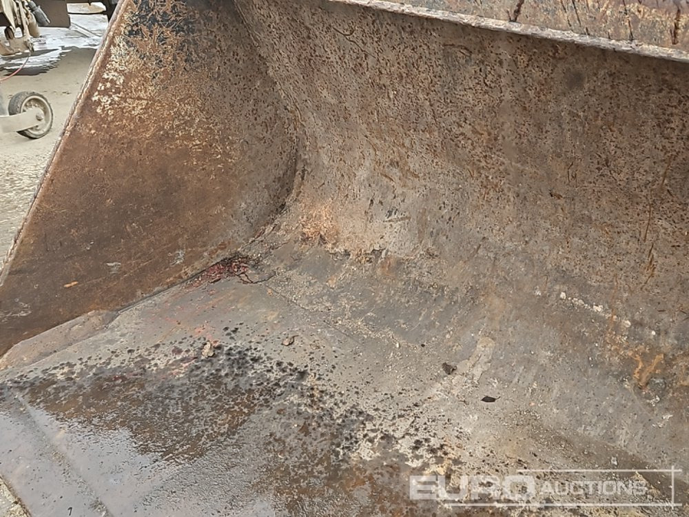 Godet Strimech 90" Loading Bucket to suit Telehandler: photos 12