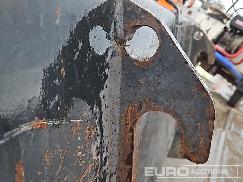 Godet Strimech 90" Loading Bucket to suit Telehandler: photos 16