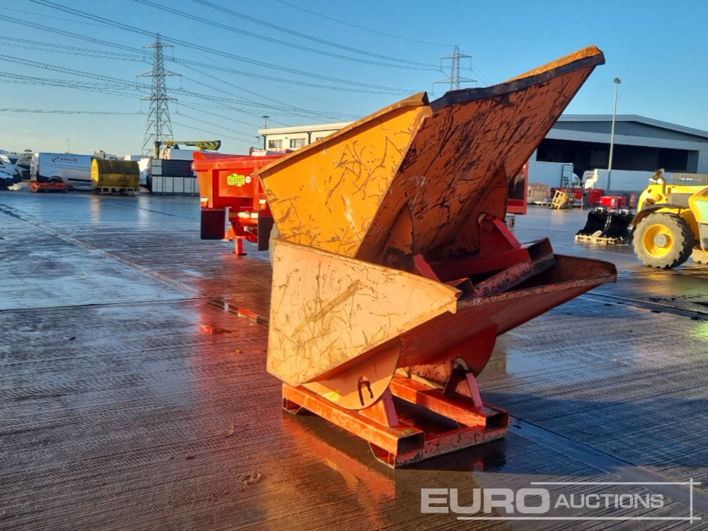 Sutton Tipping Skip to suit Forklift (2 of) - Benne basculante: photos 3 Sutton Tipping Skip to suit Forklift (2 of) - Benne basculante: photos 3