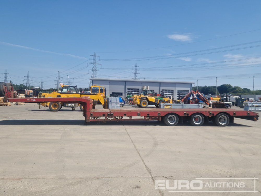 TSR Tri Axle Extendable Stepframe Low Loader Trailer, Out Riggers, Rear Steer, Winch (Plating Certificate Available) - Semi-remorque plateau: photos 2 TSR Tri Axle Extendable Stepframe Low Loader Trailer, Out Riggers, Rear Steer, Winch (Plating Certificate Available) - Semi-remorque plateau: photos 2