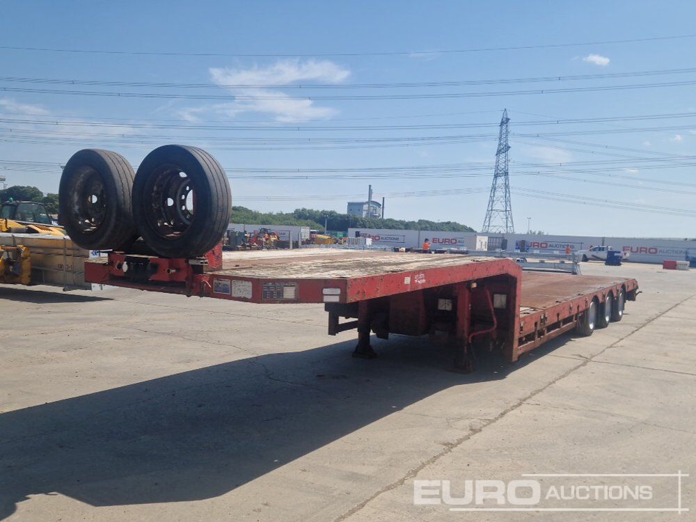 TSR Tri Axle Extendable Stepframe Low Loader Trailer, Out Riggers, Rear Steer, Winch (Plating Certificate Available) - Semi-remorque plateau: photos 1 TSR Tri Axle Extendable Stepframe Low Loader Trailer, Out Riggers, Rear Steer, Winch (Plating Certificate Available) - Semi-remorque plateau: photos 1