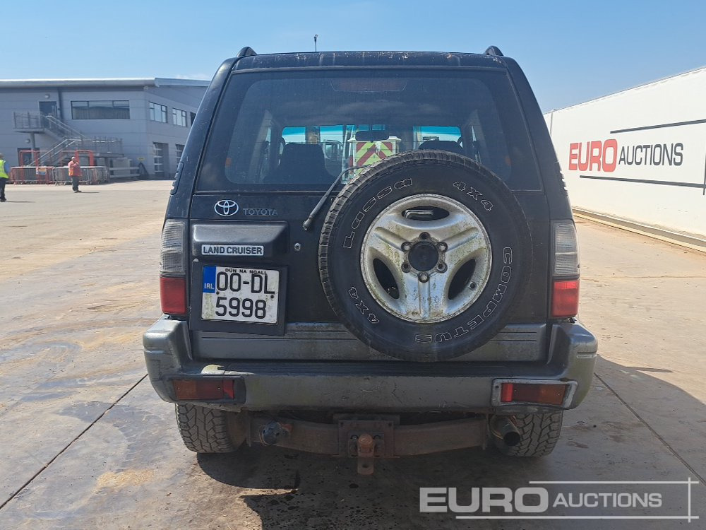 Toyota Land Cruiser - SUV: photos 4 Toyota Land Cruiser - SUV: photos 4