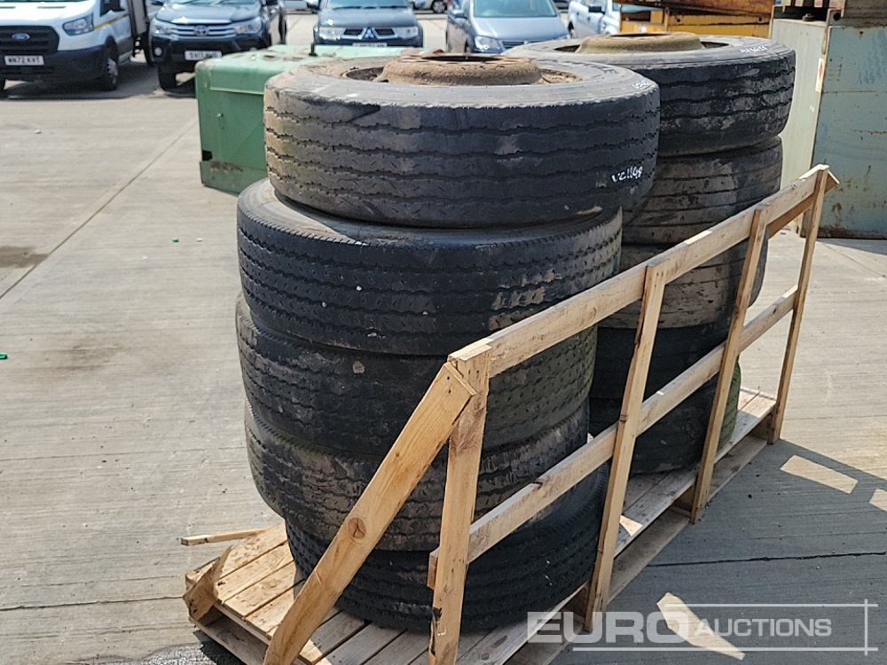 Triangle 265/70R19.5 Tyre & Rim (10 of) - Pneu: photos 5 Triangle 265/70R19.5 Tyre & Rim (10 of) - Pneu: photos 5