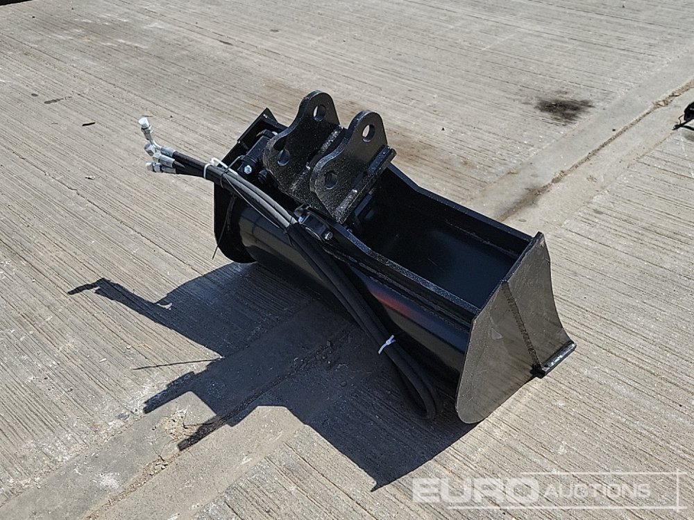 Unused 2025 Captok 24" Hydraulic Tilting Bucket 25mm Pin to suit Mini Excavator - Godet: photos 5 Unused 2025 Captok 24" Hydraulic Tilting Bucket 25mm Pin to suit Mini Excavator - Godet: photos 5