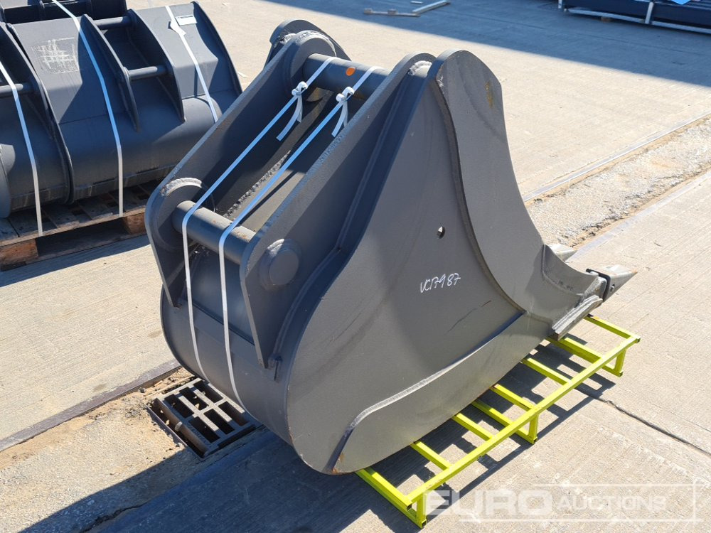 Unused 24" Scoop Bucket 80mm Pin to suit 20 Ton Excavator - Godet: photos 5 Unused 24" Scoop Bucket 80mm Pin to suit 20 Ton Excavator - Godet: photos 5