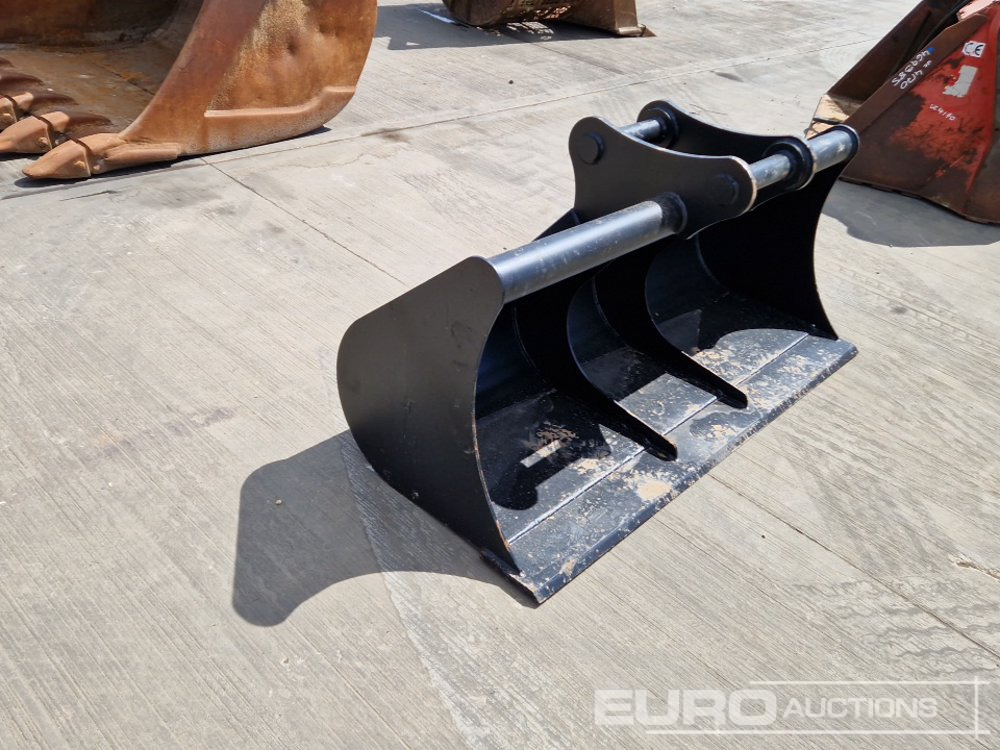 Godet neuf Unused 70" Ditching Bucket 65mm Pin to suit 13 Ton Excavator: photos 7