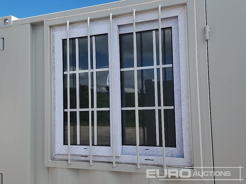 Unused 8' Container, Side Door & Window (Cannot Be Reconsigned) - Conteneur maritime: photos 5 Unused 8' Container, Side Door & Window (Cannot Be Reconsigned) - Conteneur maritime: photos 5