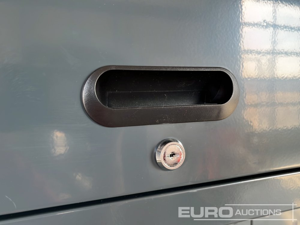 Équipement de garage Unused Boss 2.6m 9 Drawer, 5 Cabinet Tool Station: photos 31