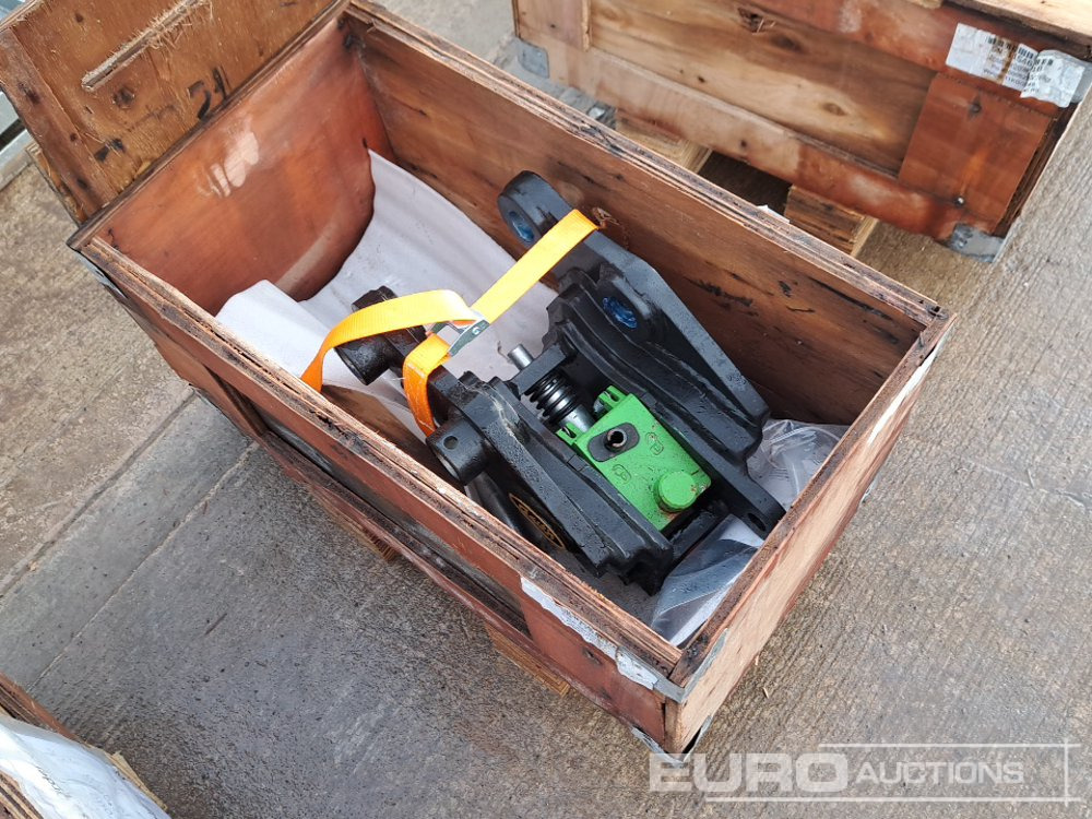 Unused Geith Quick Hitch 30mm Pin to suit Mini Excavator - Attache rapide: photos 4 Unused Geith Quick Hitch 30mm Pin to suit Mini Excavator - Attache rapide: photos 4