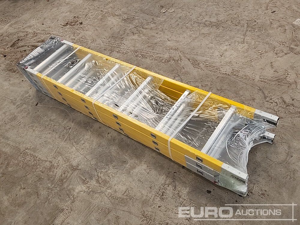 Unused Multipurpose Fibreglass Step Ladder - Équipement de garage: photos 4 Unused Multipurpose Fibreglass Step Ladder - Équipement de garage: photos 4