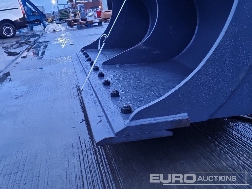 Godet neuf Unused Strickland 84" Ditching Bucket 80mm Pin to suit 20 Ton Excavator: photos 9