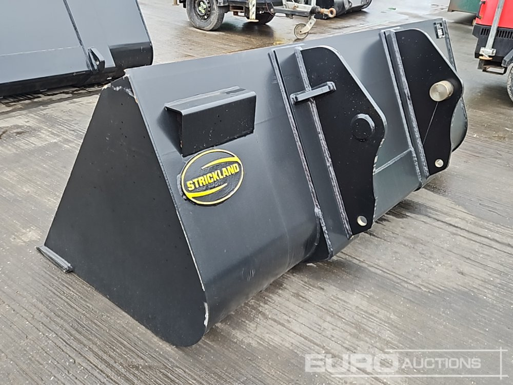 Unused Strickland 90" Loading Bucket to suit Manitou Telehandler - Godet: photos 3 Unused Strickland 90" Loading Bucket to suit Manitou Telehandler - Godet: photos 3