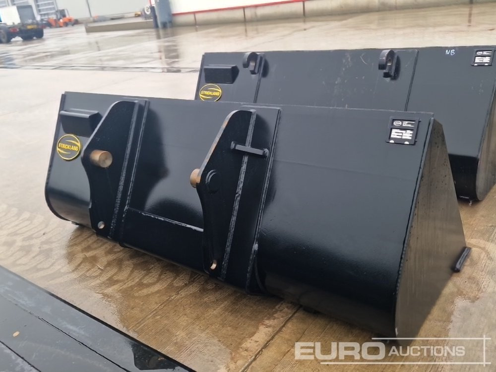 Unused Strickland 90" Loading Bucket to suit Manitou Telehandler - Godet: photos 3 Unused Strickland 90" Loading Bucket to suit Manitou Telehandler - Godet: photos 3