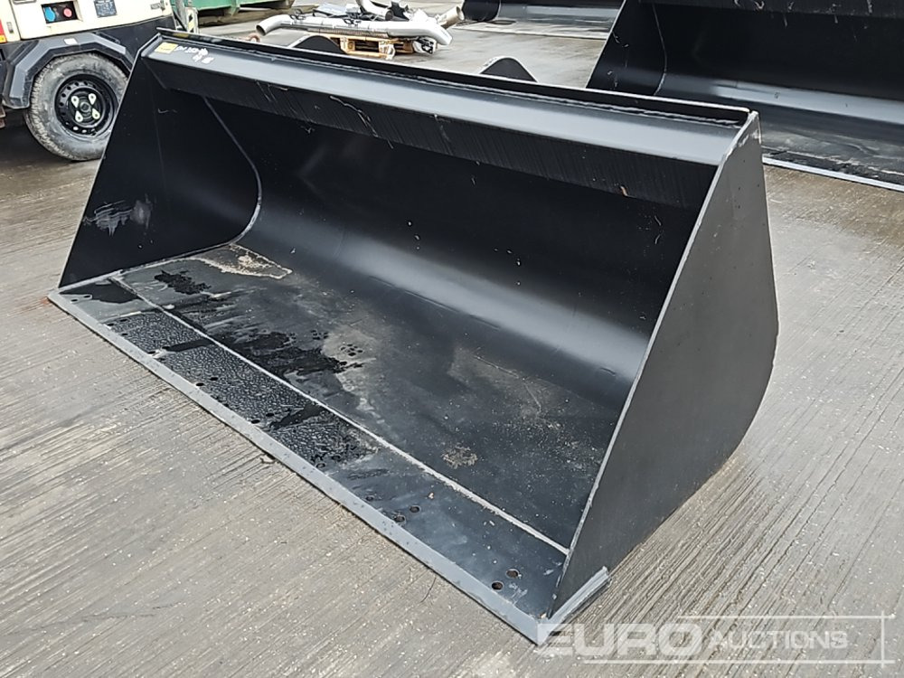 Unused Strickland 90" Loading Bucket to suit Manitou Telehandler - Godet: photos 1 Unused Strickland 90" Loading Bucket to suit Manitou Telehandler - Godet: photos 1