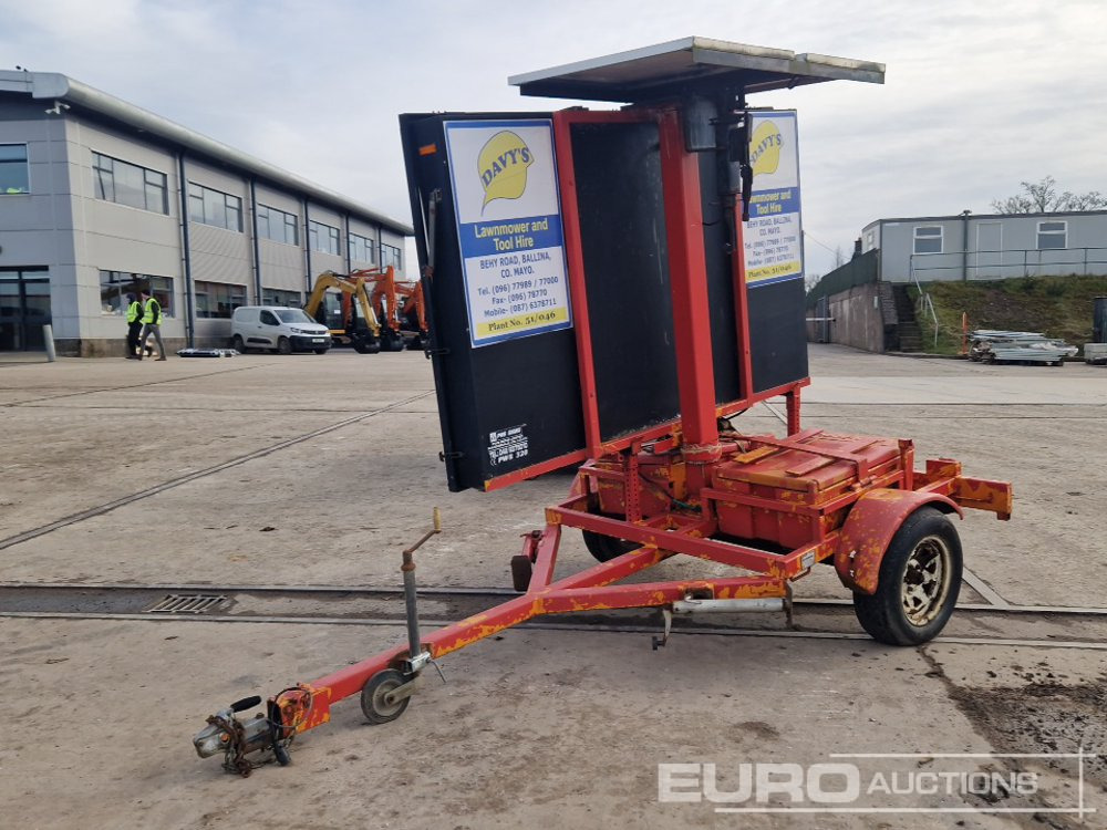 Ver-mac PCMS 320QS Portable Changeable Message Sign - L'équipement de construction, Remorque: photos 3 Ver-mac PCMS 320QS Portable Changeable Message Sign - L'équipement de construction, Remorque: photos 3