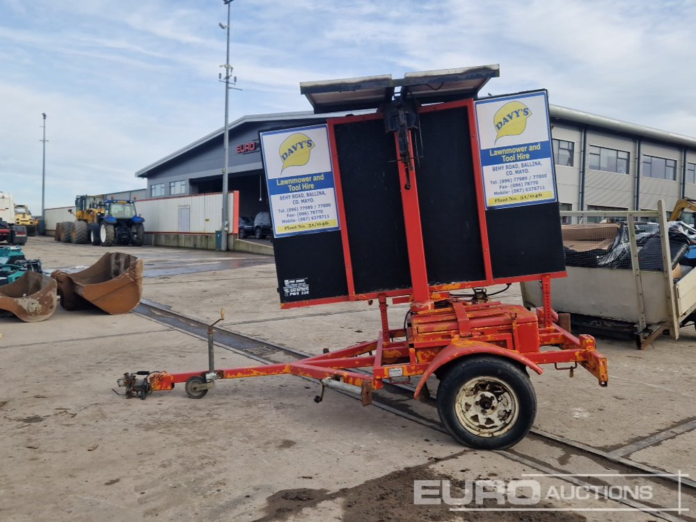 Ver-mac PCMS 320QS Portable Changeable Message Sign - L'équipement de construction, Remorque: photos 4 Ver-mac PCMS 320QS Portable Changeable Message Sign - L'équipement de construction, Remorque: photos 4