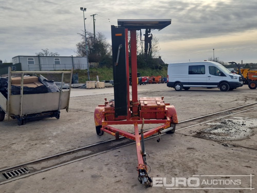 Ver-mac PCMS 320QS Portable Changeable Message Sign - L'équipement de construction, Remorque: photos 2 Ver-mac PCMS 320QS Portable Changeable Message Sign - L'équipement de construction, Remorque: photos 2