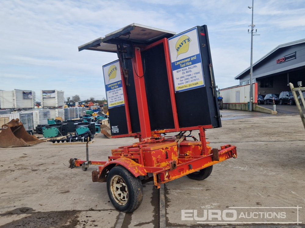 Ver-mac PCMS 320QS Portable Changeable Message Sign - L'équipement de construction, Remorque: photos 5 Ver-mac PCMS 320QS Portable Changeable Message Sign - L'équipement de construction, Remorque: photos 5