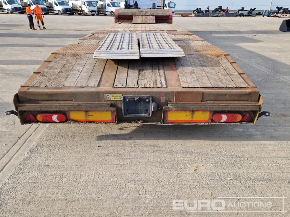 Wabco Tri Axle Step Frame Extendable Low Loader Trailer, Rear Steer Axle - Semi-remorque surbaissé: photos 4 Wabco Tri Axle Step Frame Extendable Low Loader Trailer, Rear Steer Axle - Semi-remorque surbaissé: photos 4