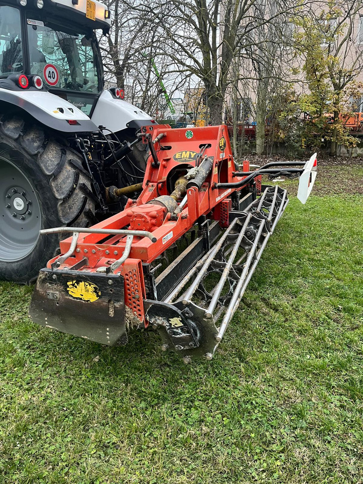 Erpice rotante usato Emy Elenfer CL400 - Herse rotative: photos 1 Erpice rotante usato Emy Elenfer CL400 - Herse rotative: photos 1