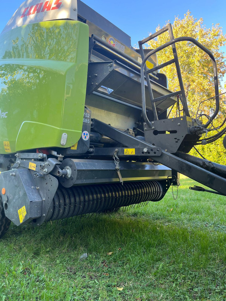 Rotopressa usata Claas VARIANT 380 RC - Presse à balles rondes: photos 4 Rotopressa usata Claas VARIANT 380 RC - Presse à balles rondes: photos 4