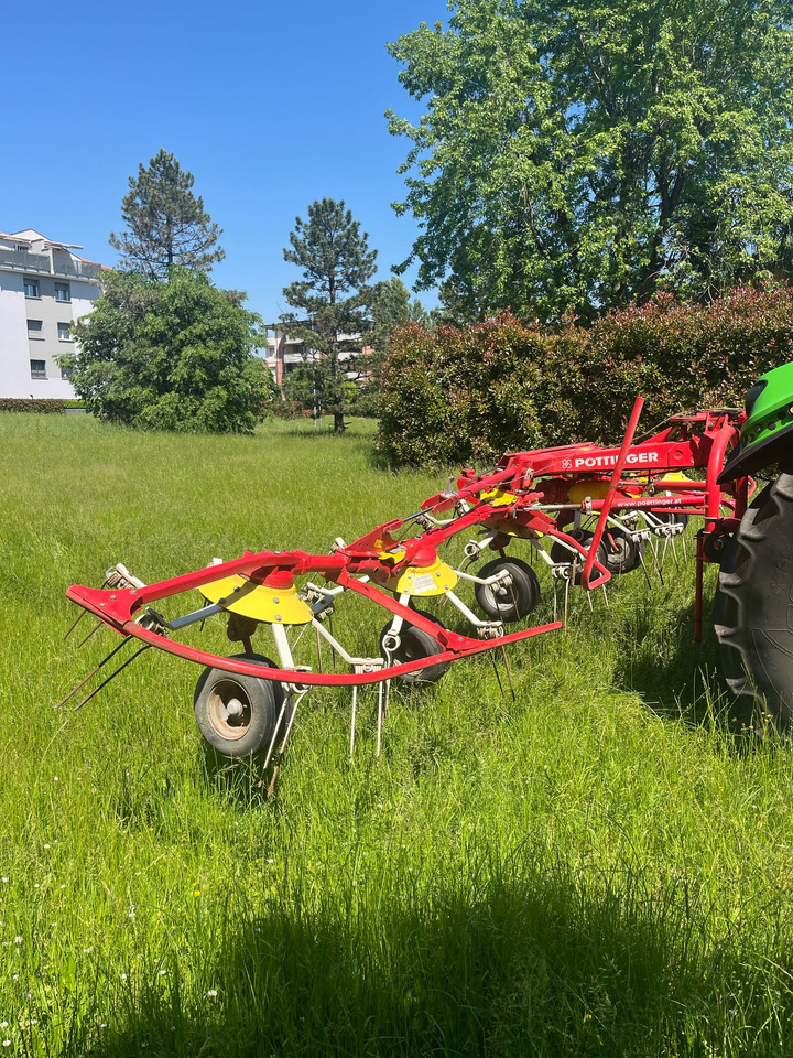 Voltafieno usato Pottinger Hit 690 N - Faneuse: photos 1 Voltafieno usato Pottinger Hit 690 N - Faneuse: photos 1