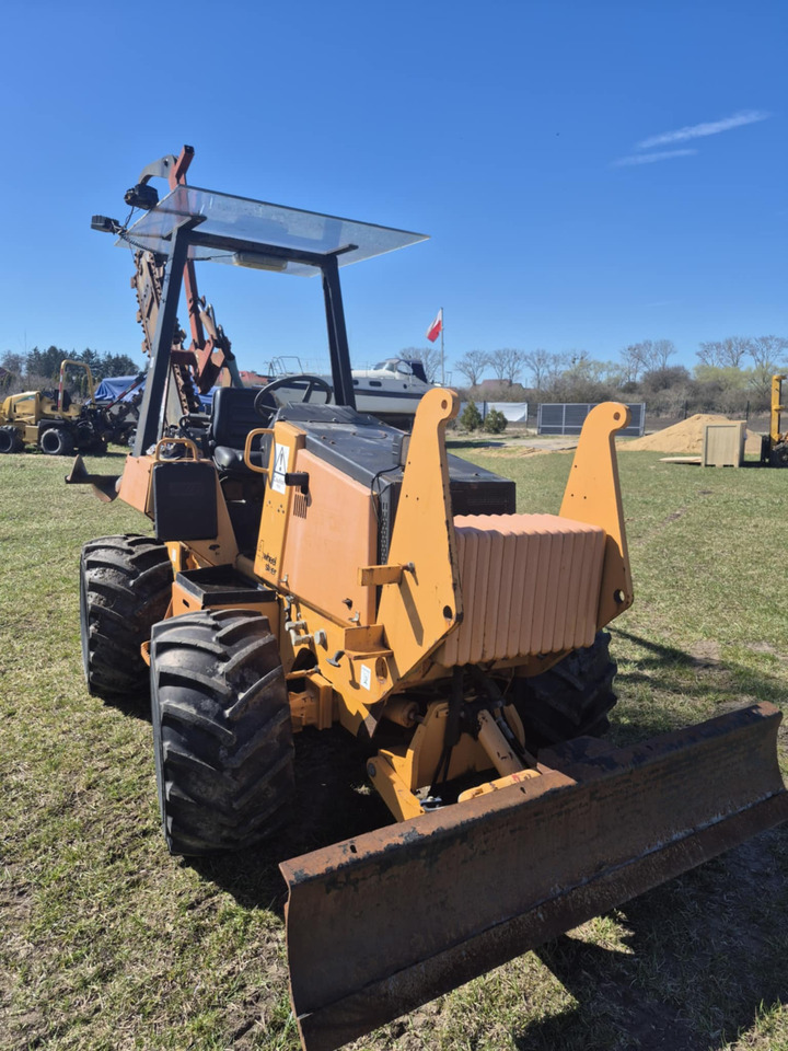 Case 560 - Trancheuse: photos 2 Case 560 - Trancheuse: photos 2