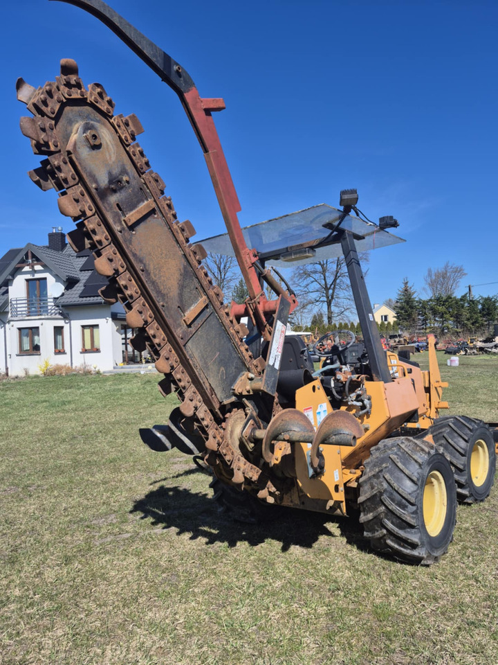 Case 560 - Trancheuse: photos 4 Case 560 - Trancheuse: photos 4