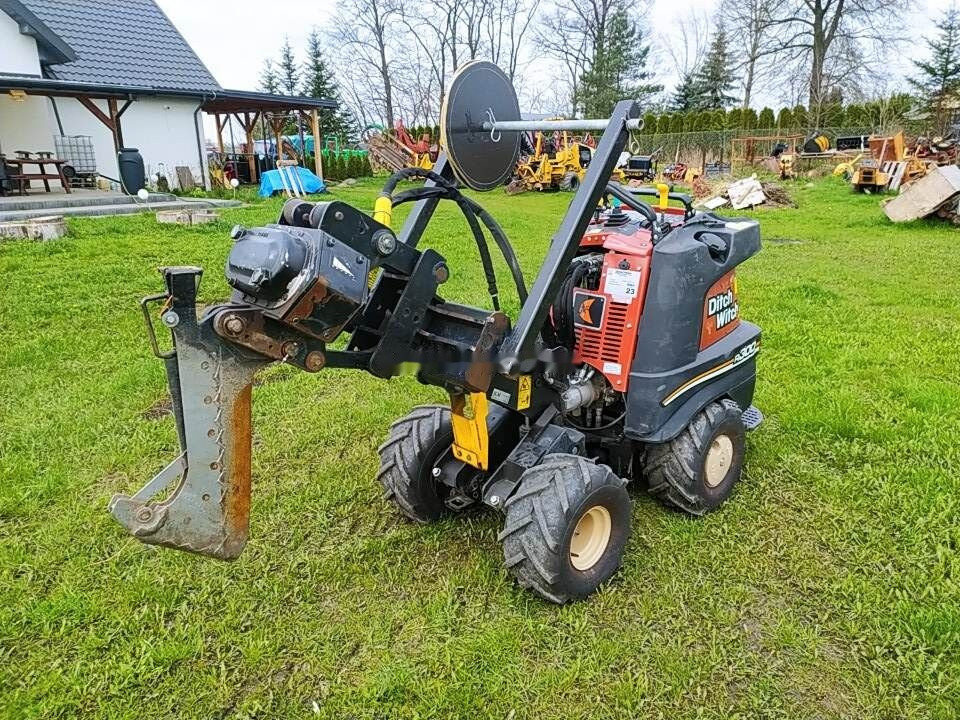 Trancheuse Ditch-Witch Zahn R300: photos 8 Trancheuse Ditch-Witch Zahn R300: photos 8