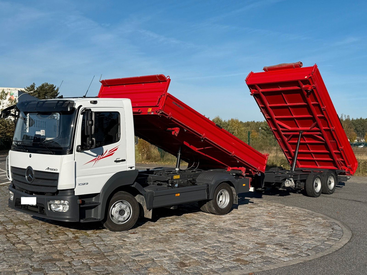 Mercedes-Benz Atego 1023 + Anhänger Dreiseitenkipper - Camion benne: photos 1 Mercedes-Benz Atego 1023 + Anhänger Dreiseitenkipper - Camion benne: photos 1