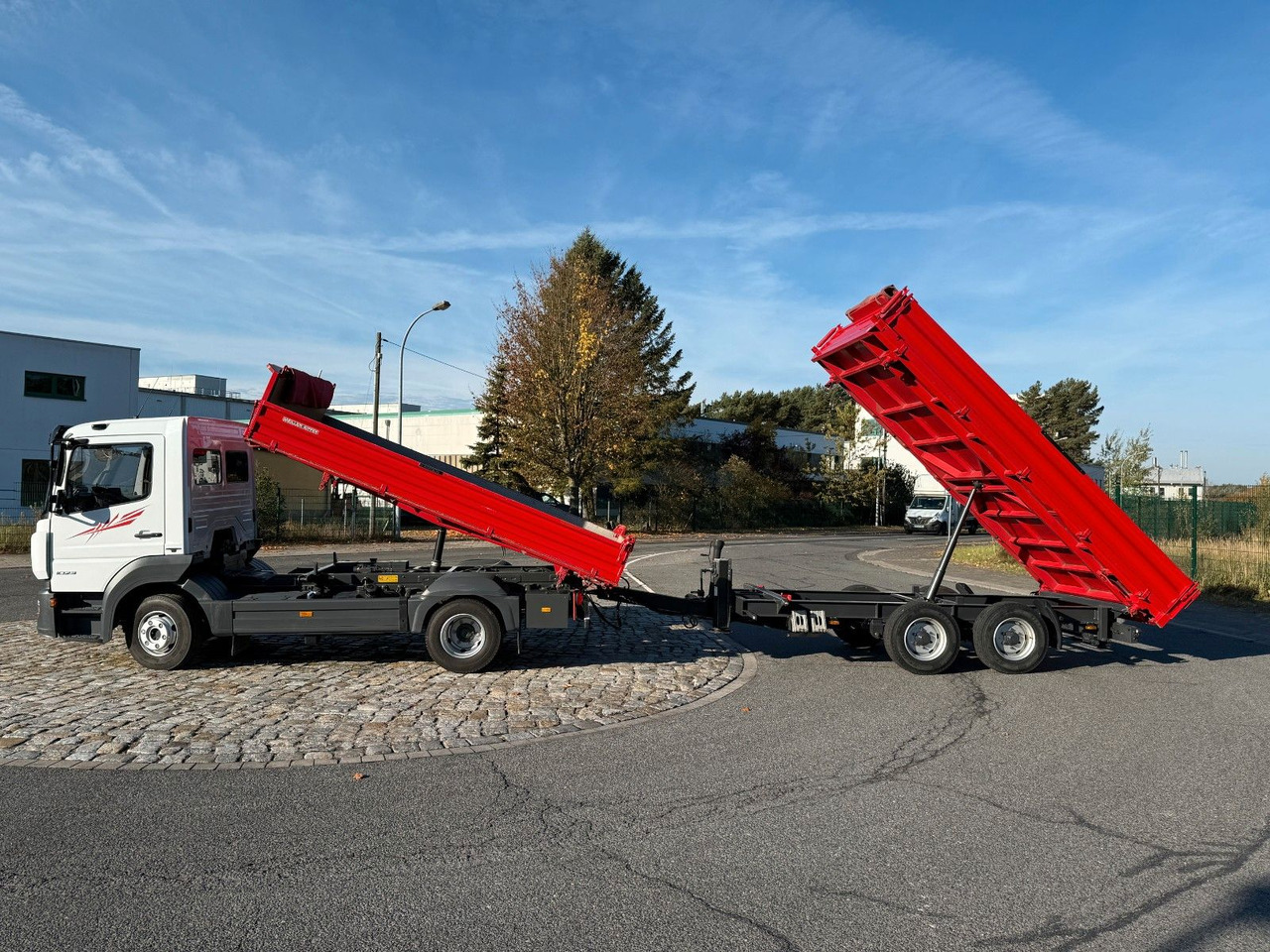 Mercedes-Benz Atego 1023 + Anhänger Dreiseitenkipper - Camion benne: photos 2 Mercedes-Benz Atego 1023 + Anhänger Dreiseitenkipper - Camion benne: photos 2