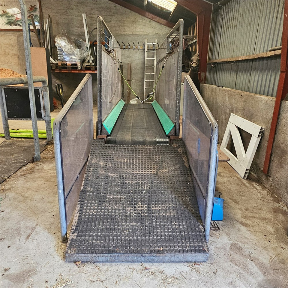 ABC 2000 T4 - Matériel d'élevage: photos 2 ABC 2000 T4 - Matériel d'élevage: photos 2