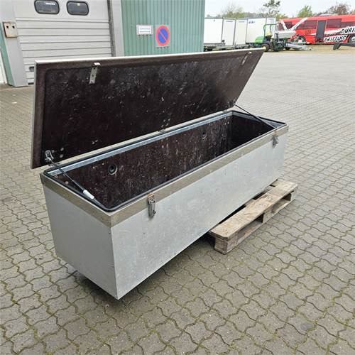 ABC Materialeskab til ladbil - Cabine et intérieur pour Camion: photos 1 ABC Materialeskab til ladbil - Cabine et intérieur pour Camion: photos 1