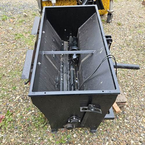 ABC Unknown - Epandeur de sable: photos 2 ABC Unknown - Epandeur de sable: photos 2