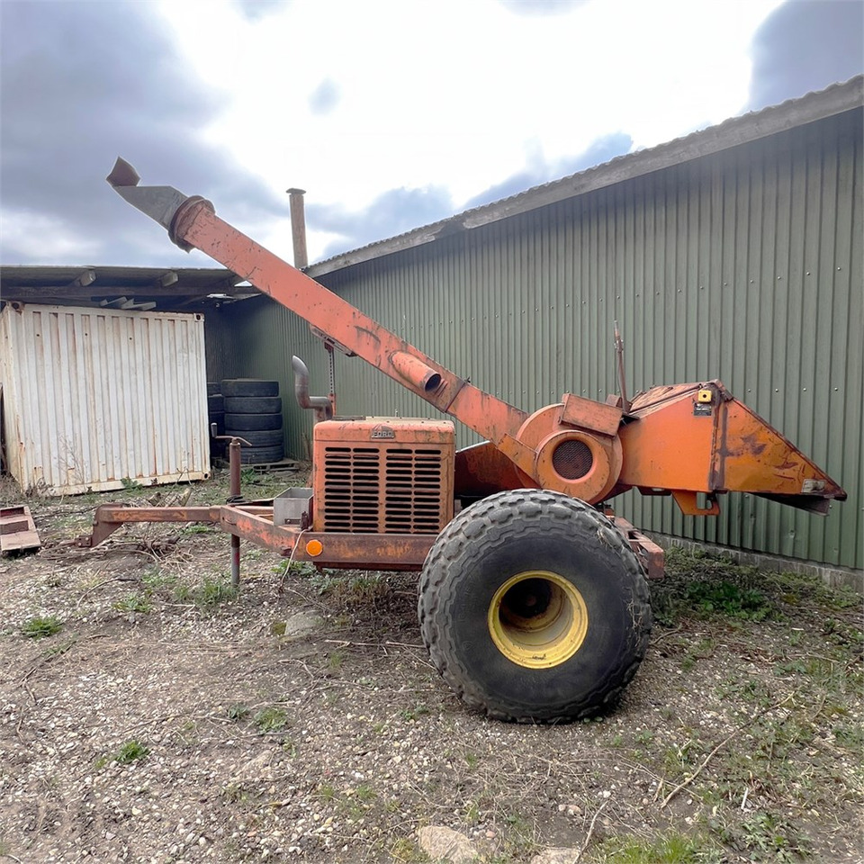 Asplundh Whisper Chipper - Broyeur de végétaux: photos 2 Asplundh Whisper Chipper - Broyeur de végétaux: photos 2