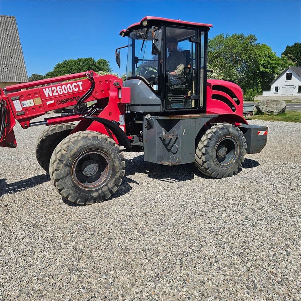 Bernards W2600CT Teleskop - Mini chargeuse: photos 3 Bernards W2600CT Teleskop - Mini chargeuse: photos 3