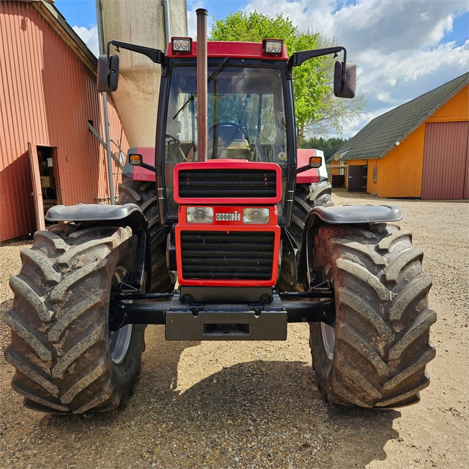 CASE IH 1056 XL - Tracteur agricole: photos 2 CASE IH 1056 XL - Tracteur agricole: photos 2