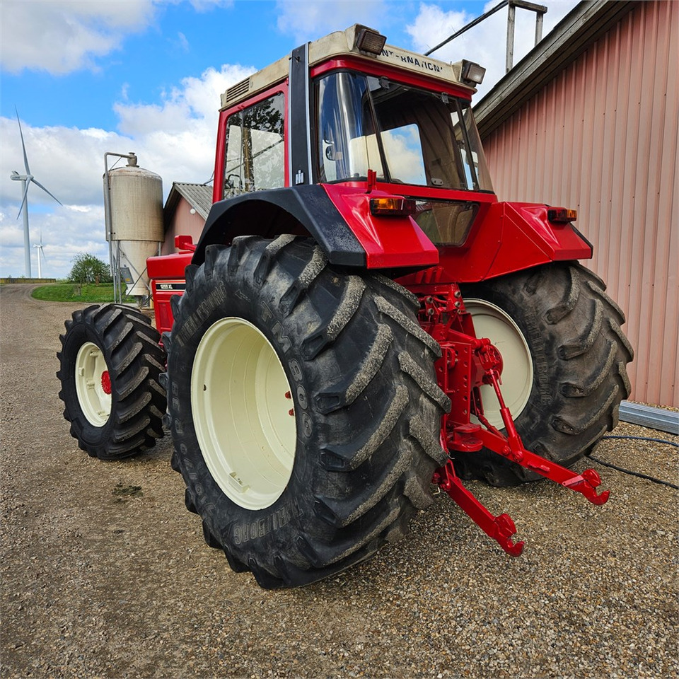 CASE IH 1255 XL - Tracteur agricole: photos 4 CASE IH 1255 XL - Tracteur agricole: photos 4